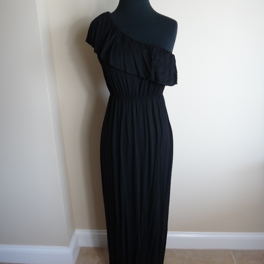 MAKE AN OFFER - One Shoulder Maxi Dress in Black